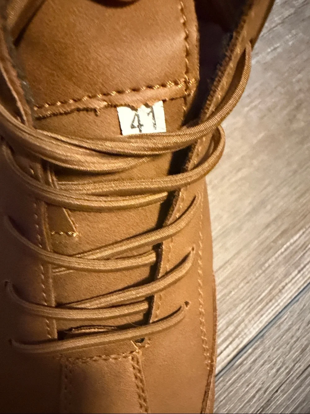 Ldeck men lace